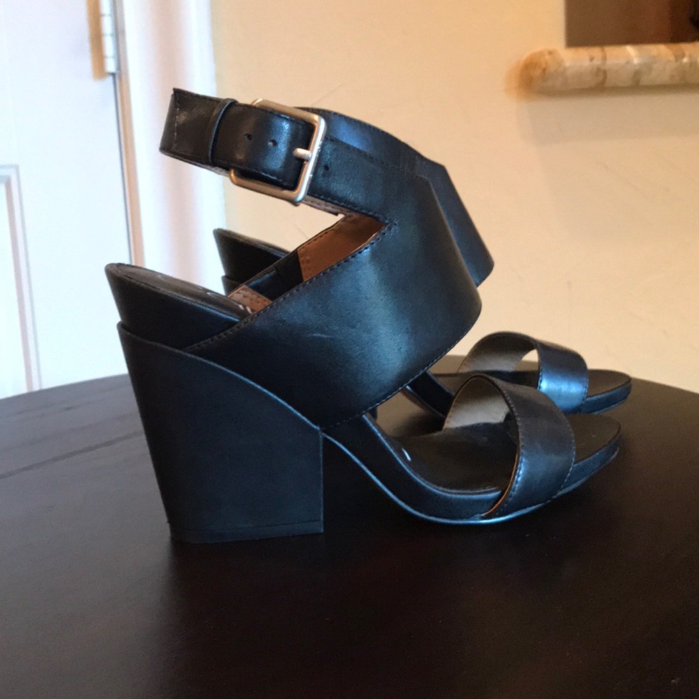 Calvin Klein - chunky heel sandals